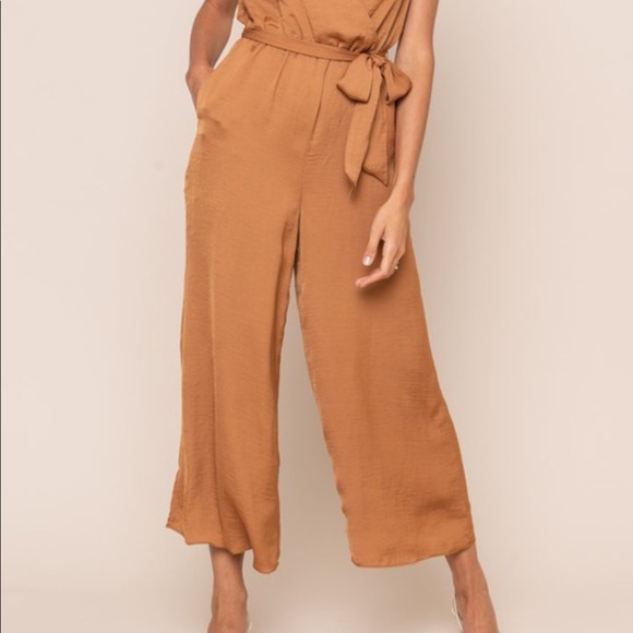 NWT Gold Wedding guest or night out jumpsuit - Picture 3 of 3